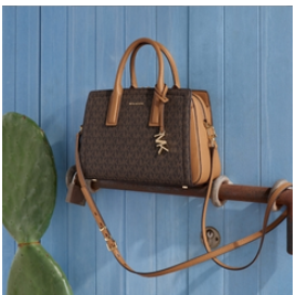 Michael Kors 美网：奥莱区多买多省 入琴谱、托特包 满$200额外8折 购物返利请关注公众号：芒省真好省
