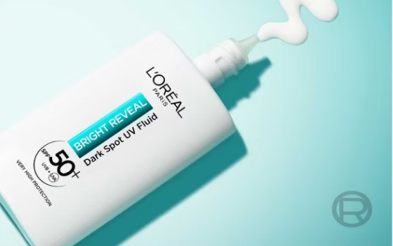 L'Oréal Paris 巴黎欧莱雅亮白烟酰胺防晒液 SPF 50+ 50ml 5折 £9.99（约96.1元）购物返利请关注公众号：芒省真好省