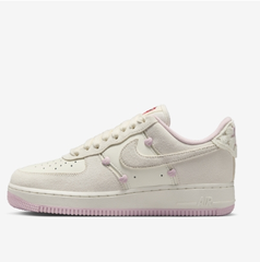 Nike Air Force 1 ’07 LX 女子运动鞋 6.1折 HK$545.3（约501.4元）    购物返利请关注公众号：芒省真好省